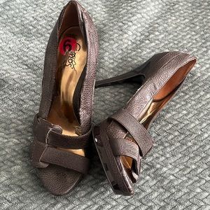 Gorgeous dark brown Carlos by Carlos Santana heels. New
